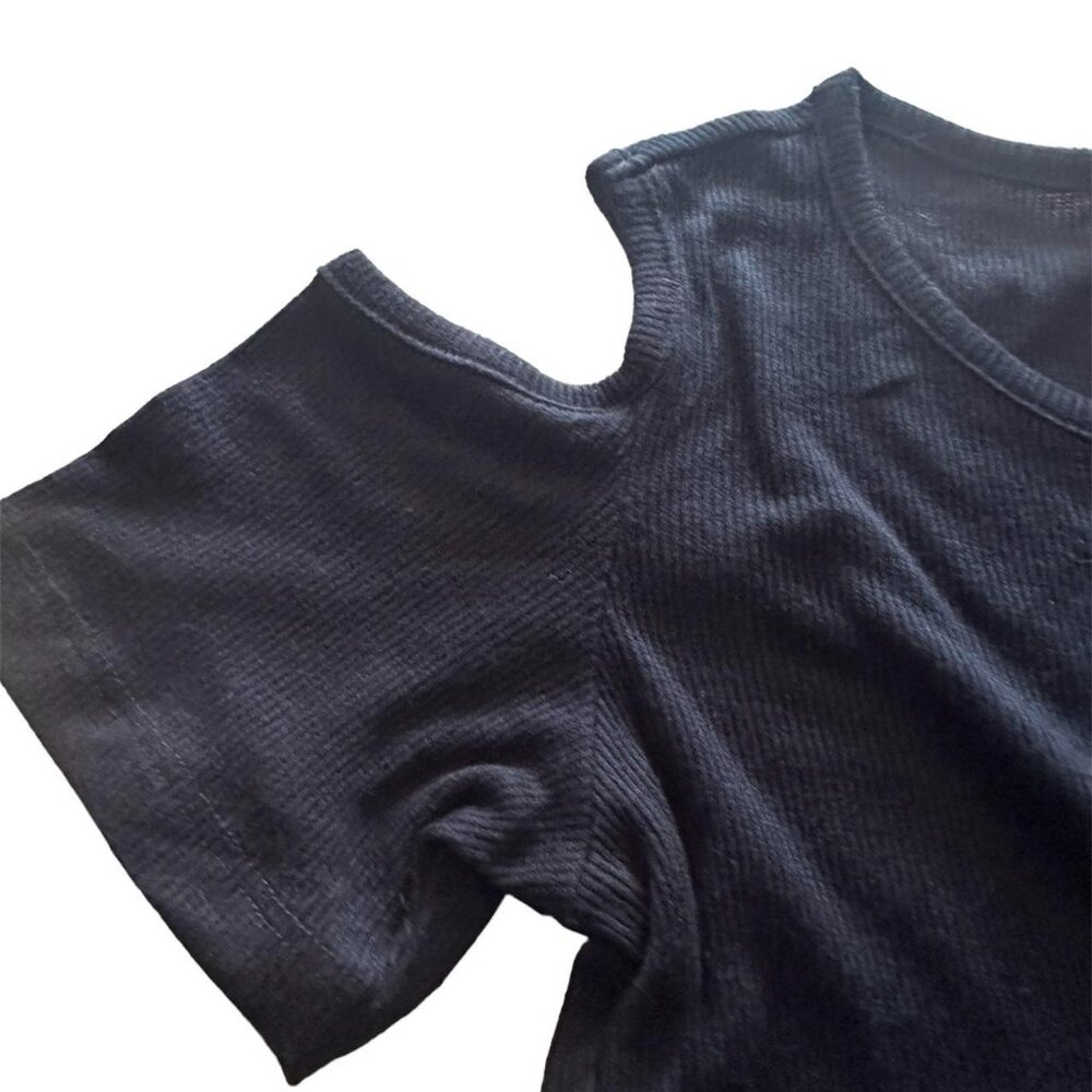 H&M cold shoulder shirt - Picture 2 of 2